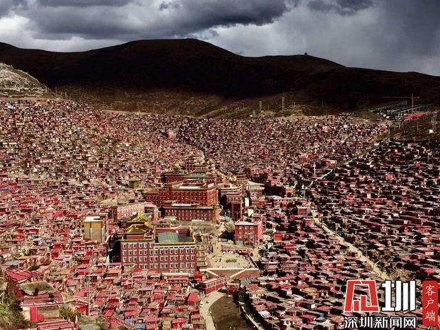 世界最大佛学院（世界最大佛学院藏在海拔4000米的山谷）(1)