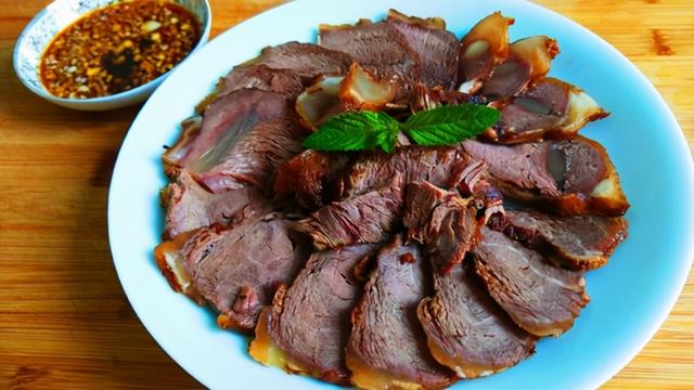 正宗的五香酱牛肉的制作方法（30年秘制酱牛肉的做法）(1)