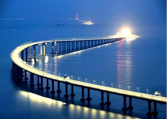 港珠澳大桥一共建设几年（耗费1269亿却成摆设）(1)